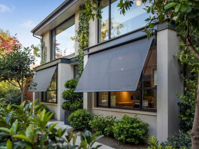 Jak zamaskować rolety zewnętrzne - skuteczne metody i porady