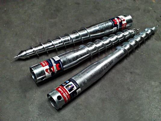 Najlepsze kotwy do ziemi w Mrówka – stabilizacja konstrukcji w ogrodzie