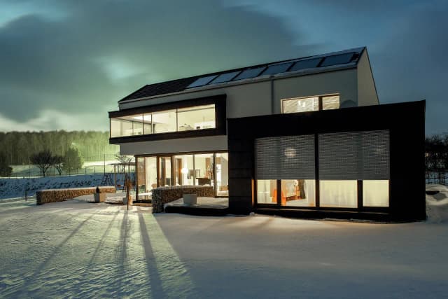 Czy rolety zewnętrzne chronią przed zimnem? Odkryj ich skuteczność w izolacji