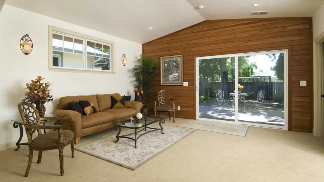 Jak odnowić boazerię sosnową i przywrócić jej dawny blask