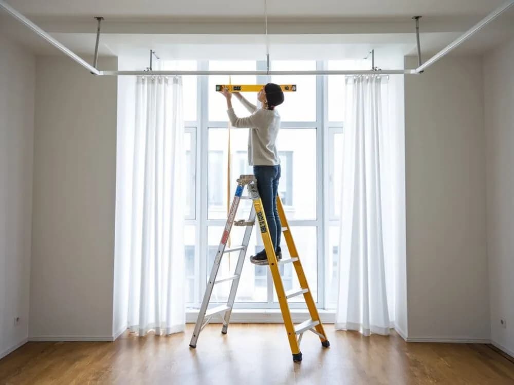 Jak zamocować karnisz do ściany - uniknij błędów i zyskaj efektowny wygląd