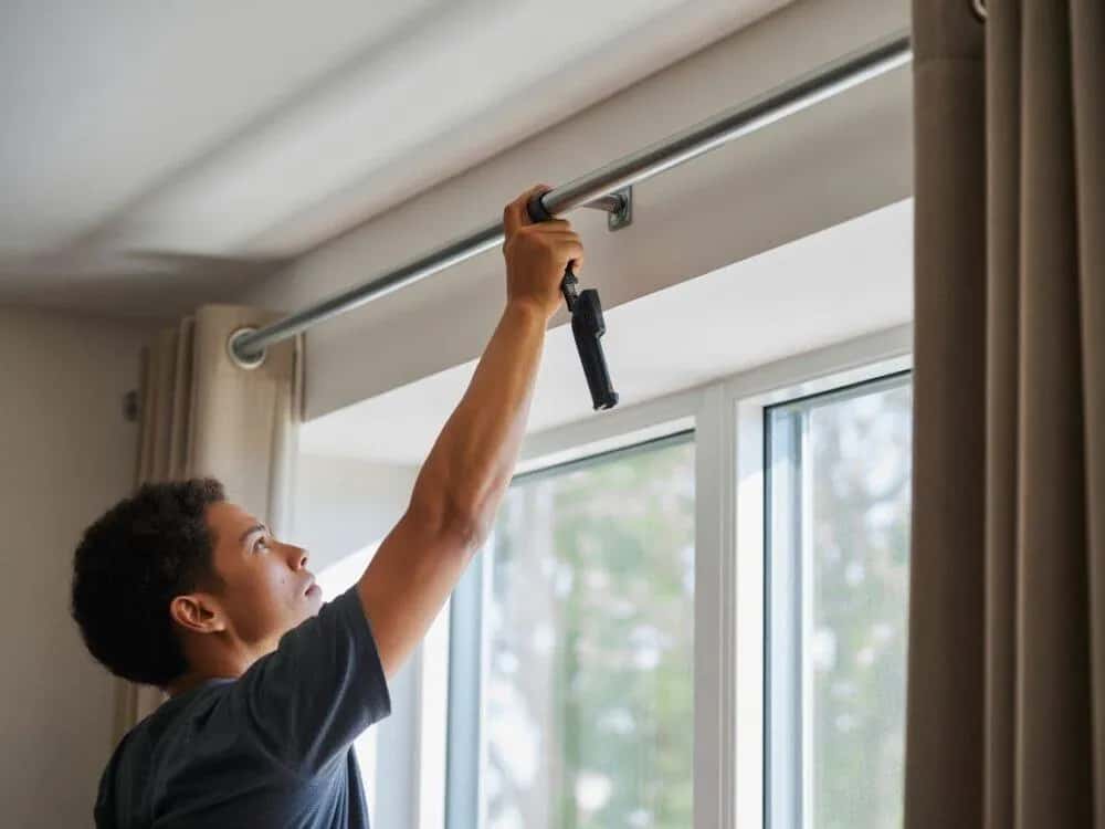 Jak wysoko zamontować karnisz, aby uniknąć błędów i poprawić wygląd wnętrza