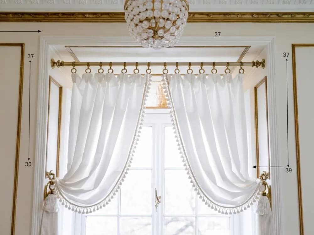 Okno przy ścianie jaki karnisz - wybierz idealny karnisz do swojego wnętrza