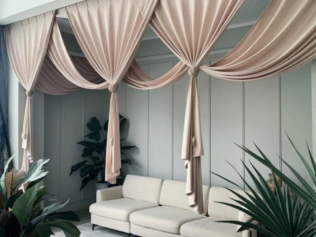 Jak upiąć woal na karniszu, aby uzyskać elegancki efekt bez wysiłku