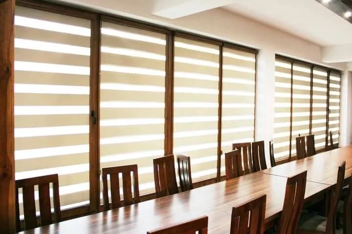 Jak czyścić rolety dzień noc w kasecie, by uniknąć uszkodzeń?