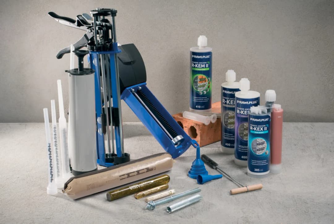 Jak usunąć kotwę chemiczną bez uszkodzeń - sprawdzone metody i porady