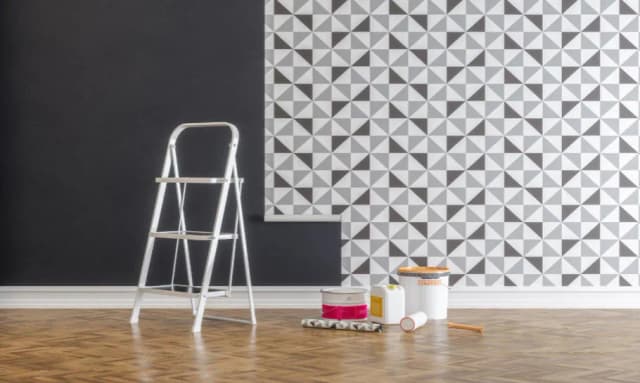 Jak wykończyć tapetę do połowy ściany, aby uniknąć błędów i kosztów