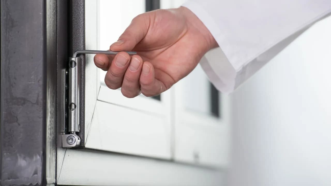 Jak połączyć dwa okna PCV bez błędów i zaoszczędzić czas